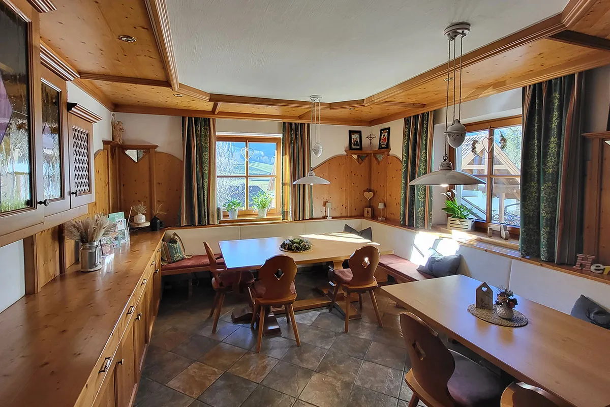 Gemütliche Bauernstube für 25 Personen im Hansalagut