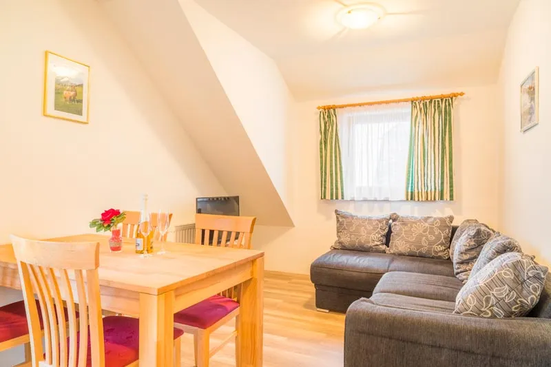 Schlafzimmer in der Ferienwohnung Typ A am Hansalagut